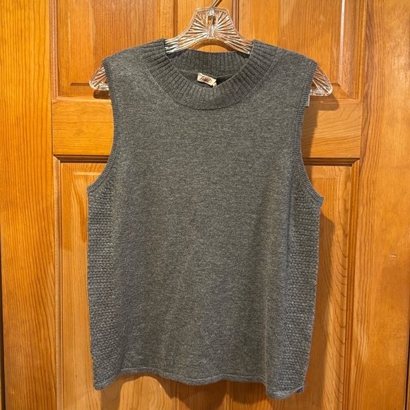 NWT Faherty twnty four seven sweater tank size large . - Picture 1 of 8